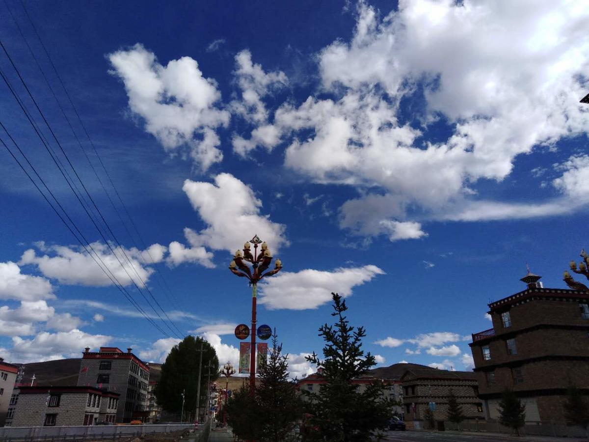 Zishuo Zihua Guest House Daocheng Εξωτερικό φωτογραφία
